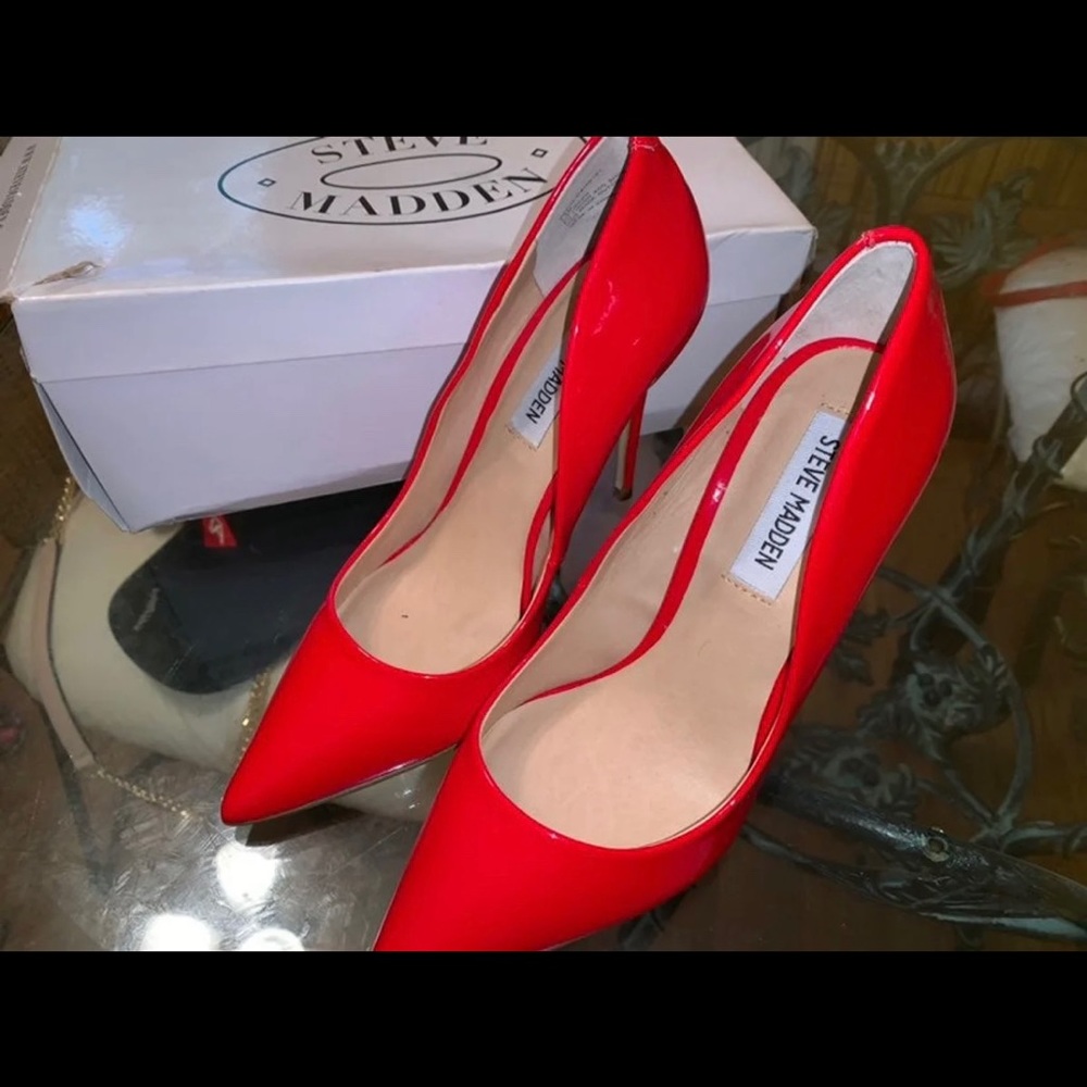 Steve Madden Porto Pumps